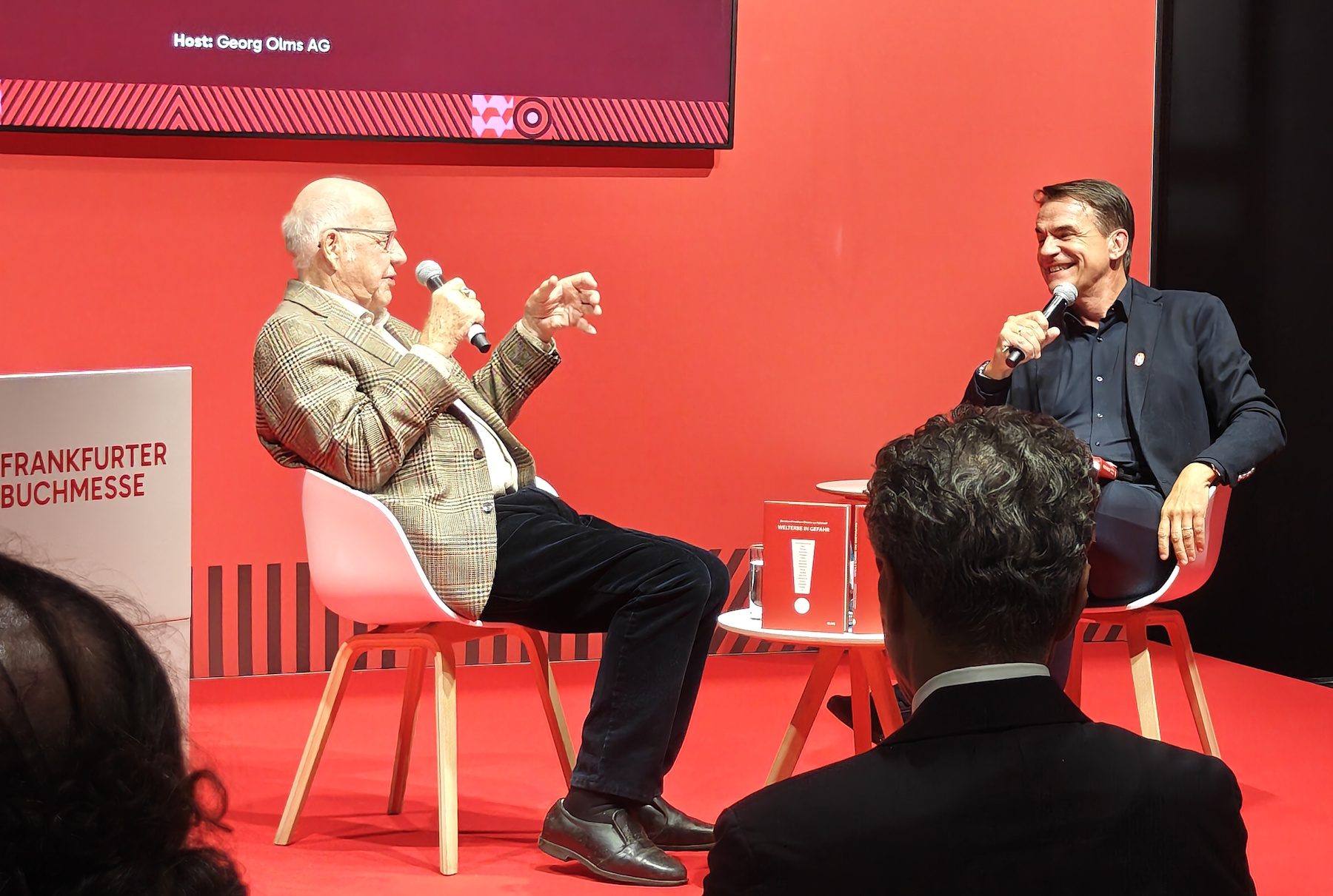 Bernd von Droste zu Hülshoff im Gespräch mit Markus Dohle auf der Global Stage der Frankfurter Buchmesse